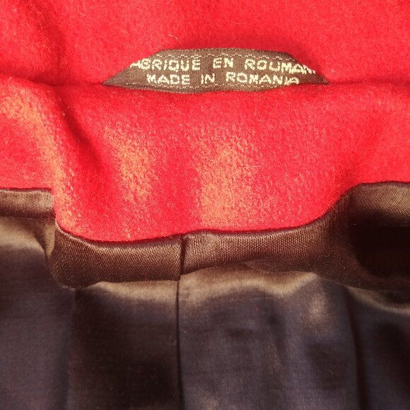 Elegant Red Women's Coat - Picture 12 of 16